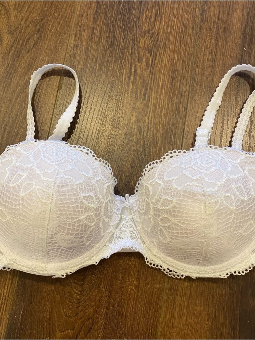 New white lace strapless bra